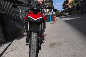 Ducati Streetfighter V2