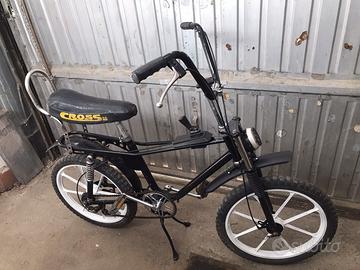 Bici da cross saltafoss