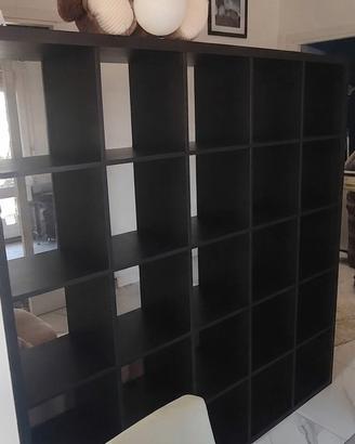 libreria Ikea nera