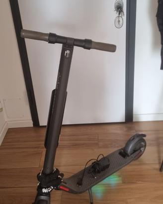 Monopattino ninebot by segway es2 + batteria agg.