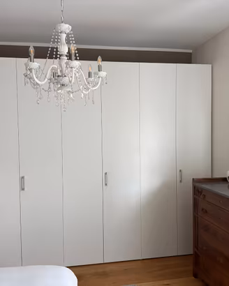 Armadio moderno laccato bianco – 3 m x 2,55 m