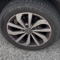 PNEUMATICI CONTINENTAL INVERNALI 215/55 R17 V XL D