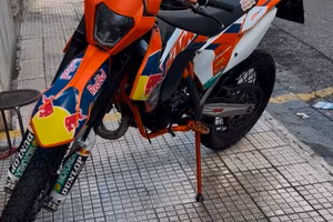 MOTO TOP
