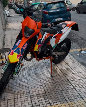 MOTO TOP