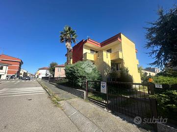 BIFAMILIARE A NOVARA