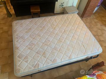 Materasso 140x190 con rete a doghe