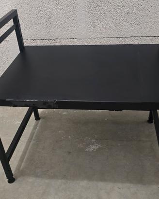 Ripiano nero in metallo
