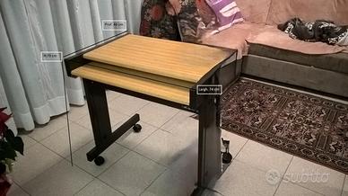 Tavolo scrivania per PC carrellato