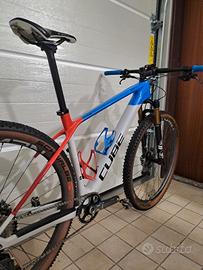 Cube Elite C:68X SLX Teamline – Hardtail XC in Car