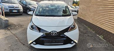 Toyota Aygo 1.0 VVT-i 69 CV 5 porte x-play TSS