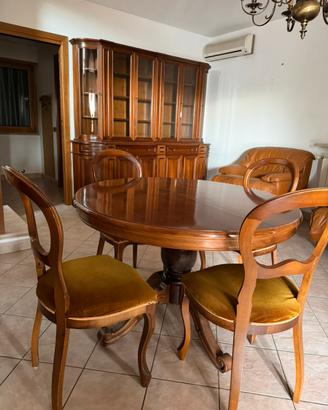 Tavolo rotondo allungabile con 4 sedie + soggiorno