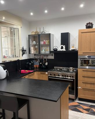 Cucina completa di elettrodomestici