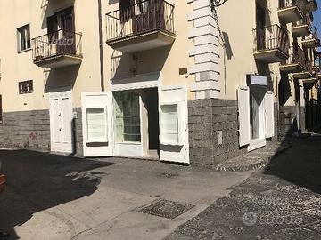 Negozio - studio medico 2 serrande in centro