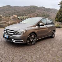 Mercedes Benz B180