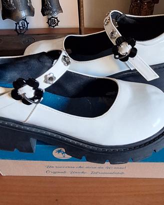 scarpe bianche con plateau stile Mary Jane 