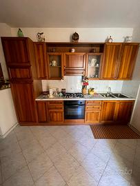cucina tenuta bene inutilizzata