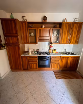 cucina tenuta bene inutilizzata