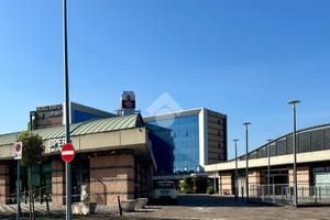 NEGOZIO A VILLAFRANCA DI VERONA