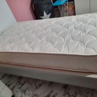 Materasso per culla nuovo.