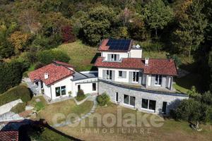 Villa di 443 m² con più di 5 locali e box auto dop