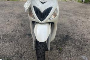 Suzuki SIXteen 150 Xteen