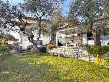 Villa bifamiliare Carrara [Cod. rif 3306236VRG]