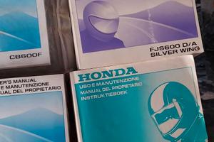 14 manuali uso e manutenzione Honda