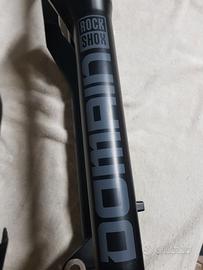 FORCELLA ROCKS SHOKS  DOMAIN