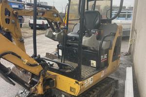 Miniescavatore caterpillar