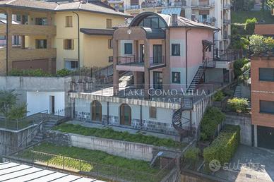 Villa di 310 m² con più di 5 locali a Como