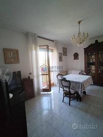 Appartamento di 100 m² con più di 5 locali a Livor