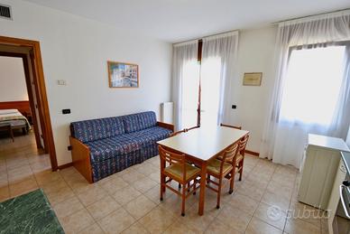 Luglio Bilocale 120 m dalla spiaggia, centro