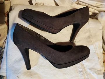 Decoltè Donna scamosciato grigie plateau. N. 38 