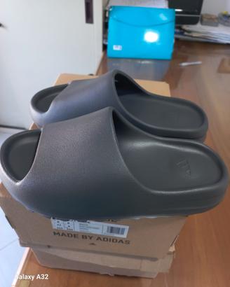 adidas Yeezy Slide Granite id4132