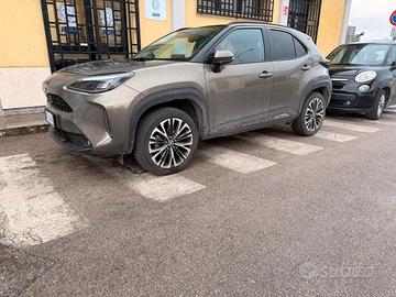 Toyota yaris cross full hybrid 130cv