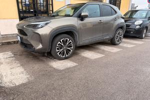 Toyota yaris cross full hybrid 130cv