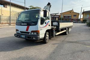 M158 - Isuzu patente C con gru 23 q 133000 km