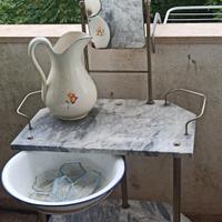toilette da bagno antica