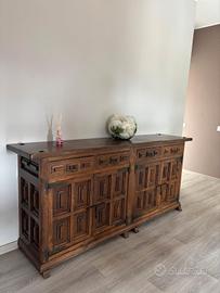 Credenza antica