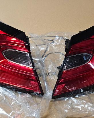 FARO FANALE STOP FORD FIESTA MK8 