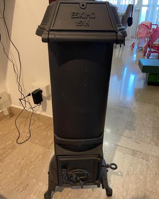 stufa in ghisa antica