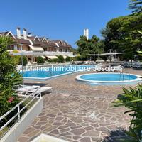 APPARTAMENTO CON GIARDINO PRIVATO E GARAGE