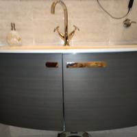 Mobile bagno sospeso