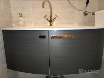 Mobile bagno sospeso