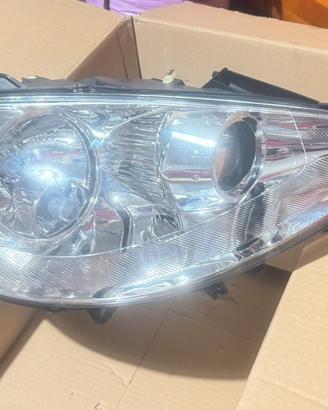faro anteriore destro Peugeot 207