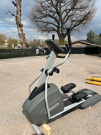 Bici per palestra, ellittica professionale Matrix