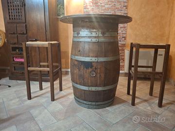 set tavolo a botte e sgabelli