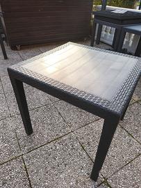Tavolo da esterno 