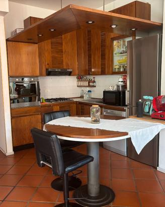 cucina completa con penisola