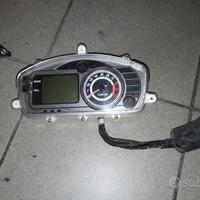 G-Dink 125 '12 : pompa km iniettore serbatoio